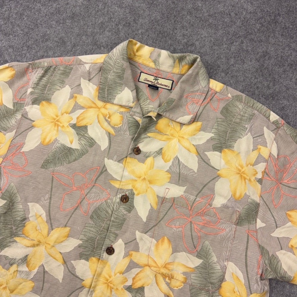 Tommy Bahama Shirt Mens Small Yellow Floral Tropical Silk Camp Aloha Hawaiian